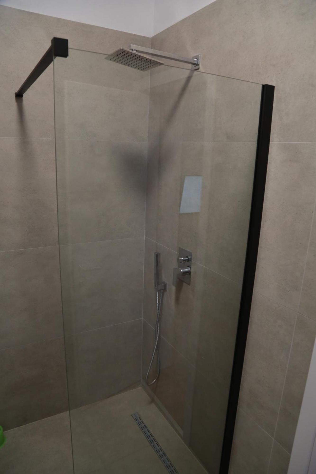 Be Solei Studio Apartments Sol 1 Тирана Екстериор снимка