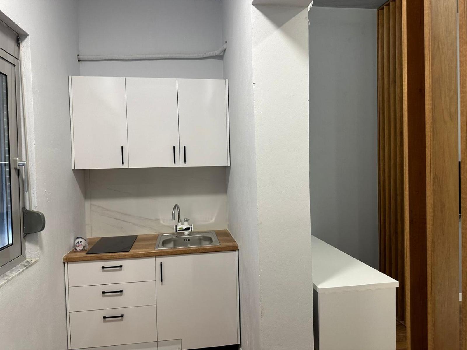 Be Solei Studio Apartments Sol 1 Тирана Екстериор снимка