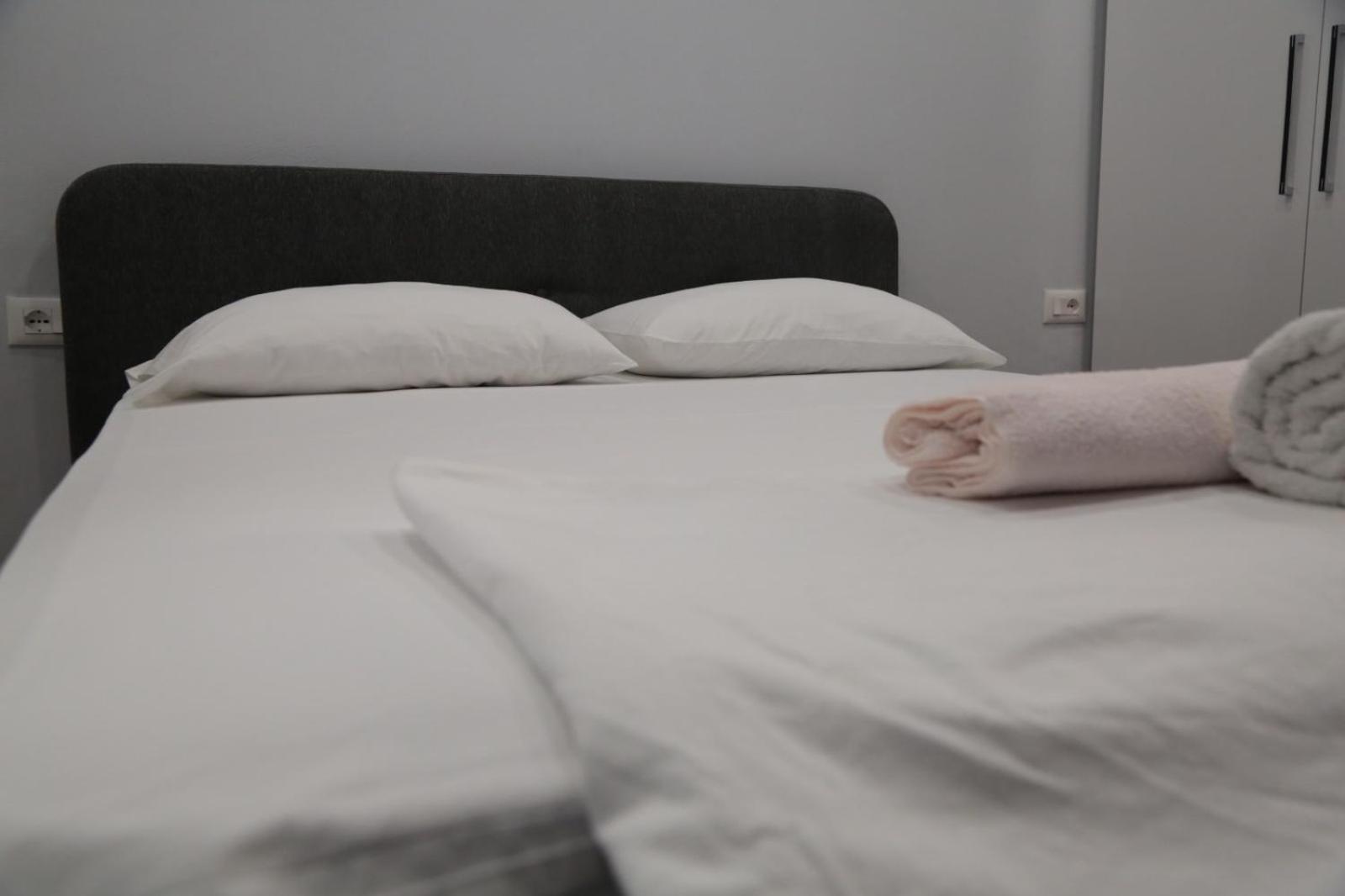 Be Solei Studio Apartments Sol 1 Тирана Екстериор снимка