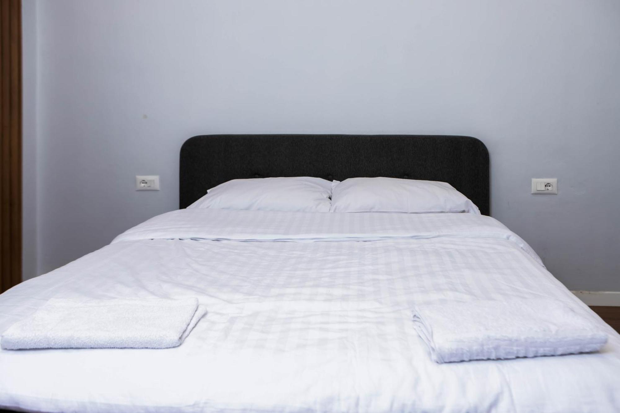 Be Solei Studio Apartments Sol 1 Тирана Екстериор снимка